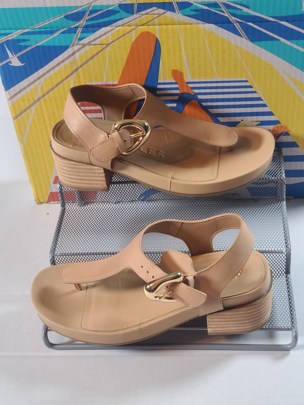 AEROSOLES Women's Tan Block Heel Thong Sandals with Buckle Size 8M - Picture 4 of 8